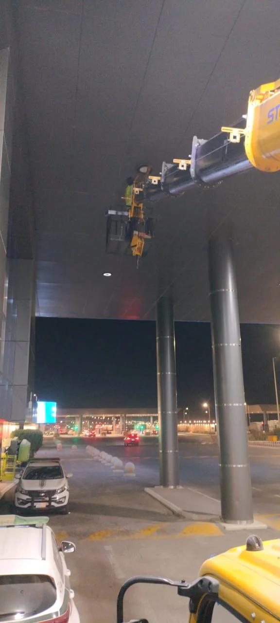 اعمال توريد وتركيب اعمدة الانارة لشركة السحابة للمقاولات — 5