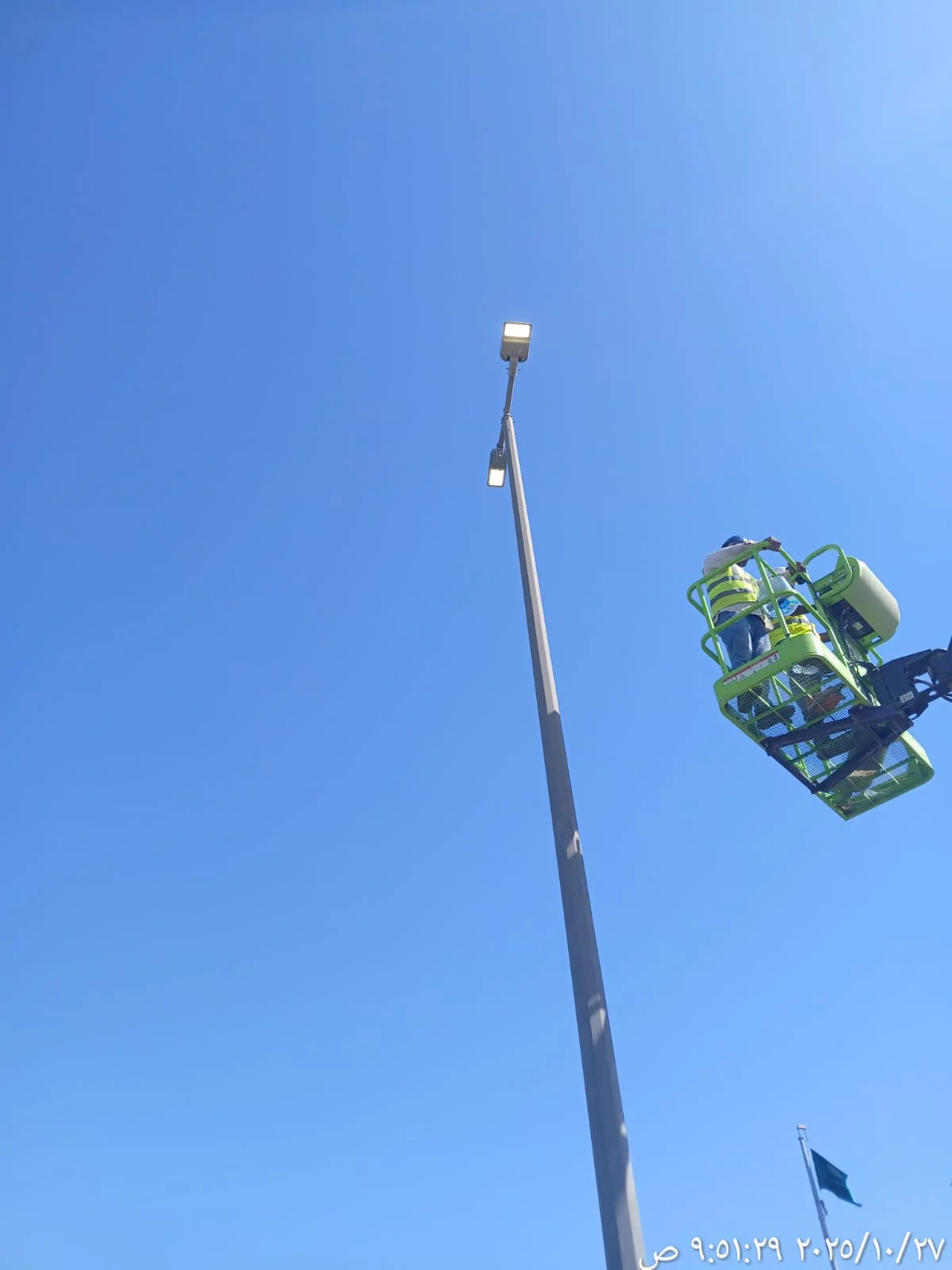 اعمال توريد وتركيب اعمدة الانارة لشركة السحابة للمقاولات — 13